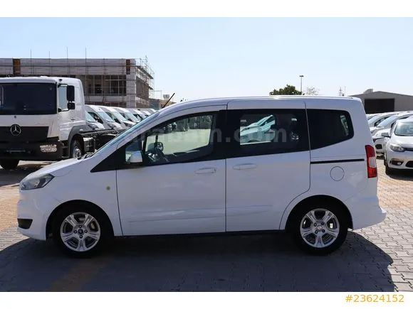 Ford Tourneo Courier 1.5 TDCi Delux Image 2